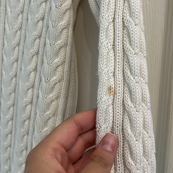 Saks Avenue Men’s V-Neck Sweater - Picture 3 of 4